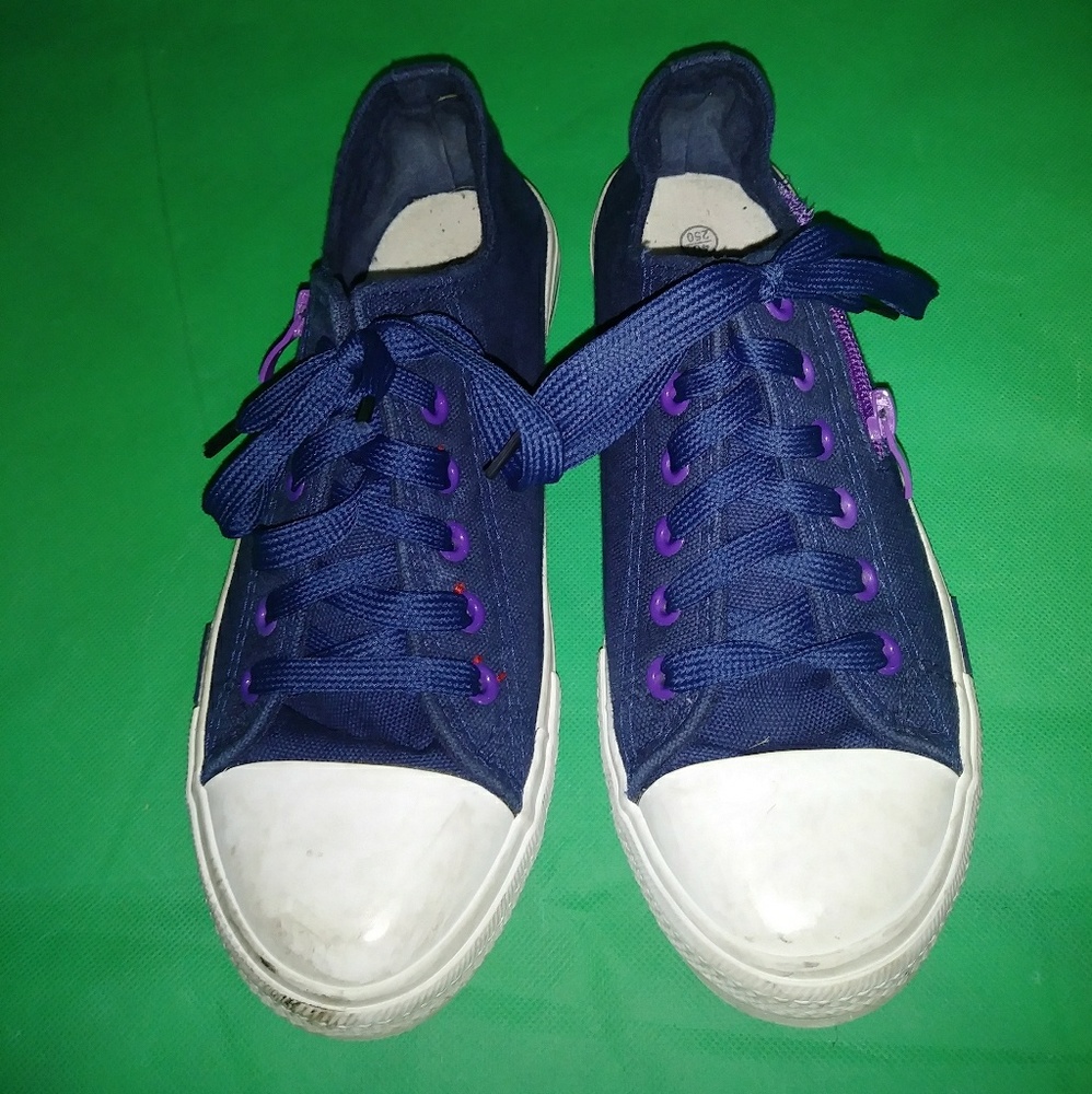 Low Top Canvas Children Shoes
